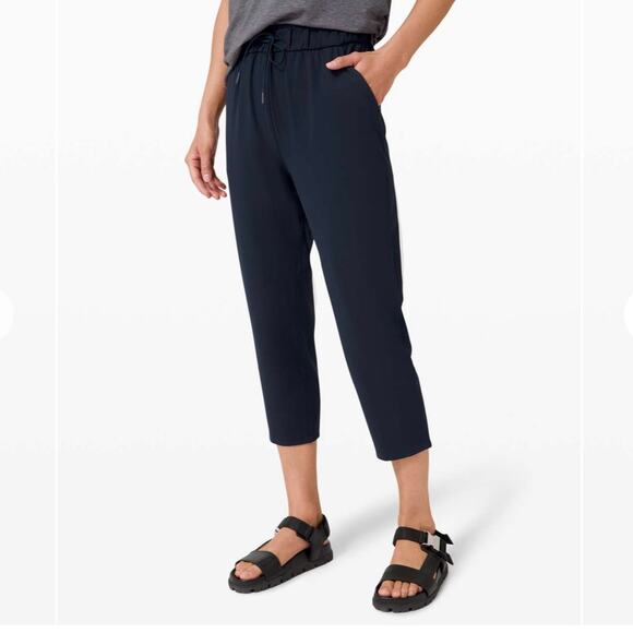 lululemon athletica Pants - Lululemon Keep Moving Crop Pants True Navy W6BJXS Women's Size 6
